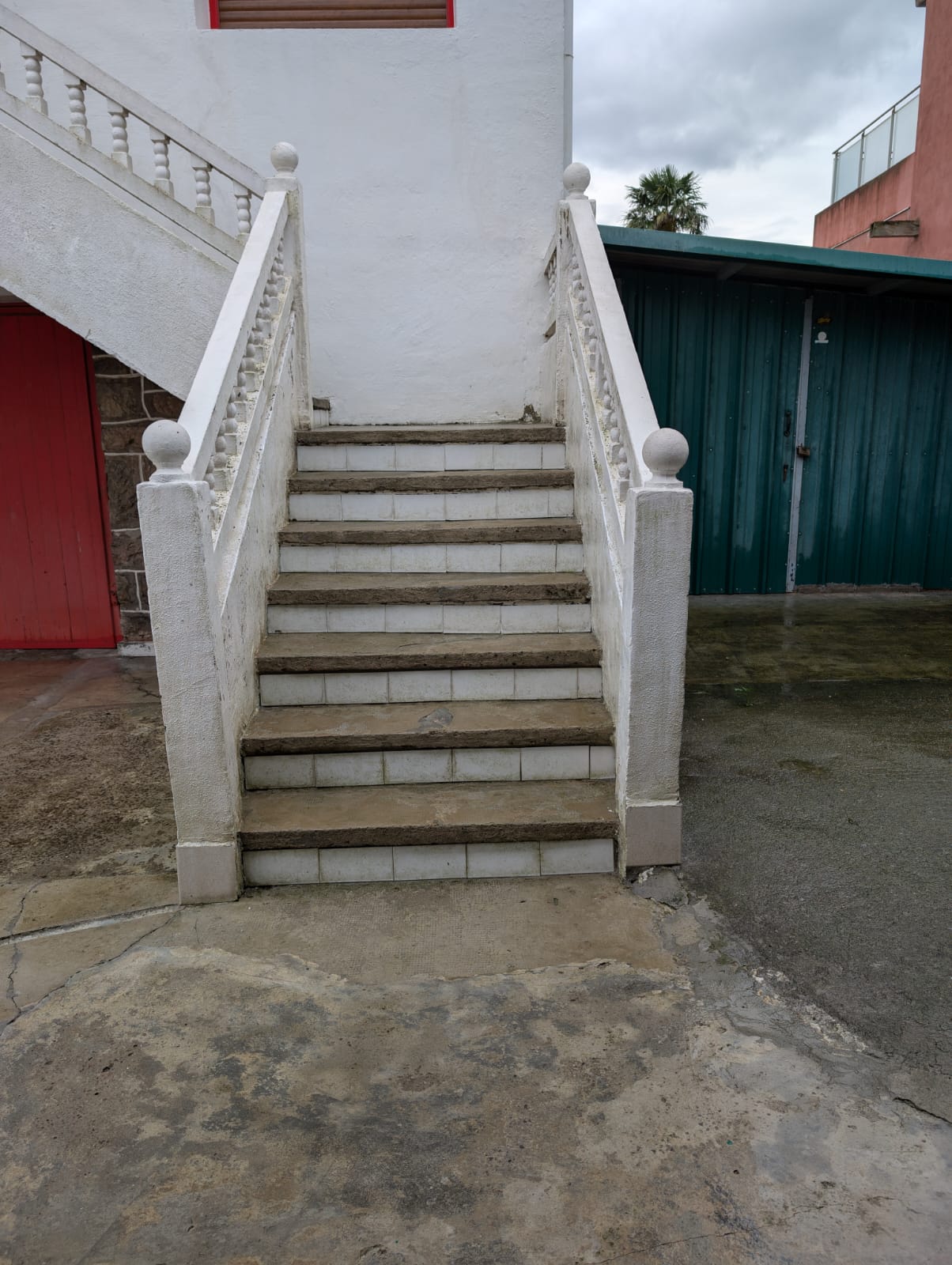 Garageneinfahrt nach der Reinigung